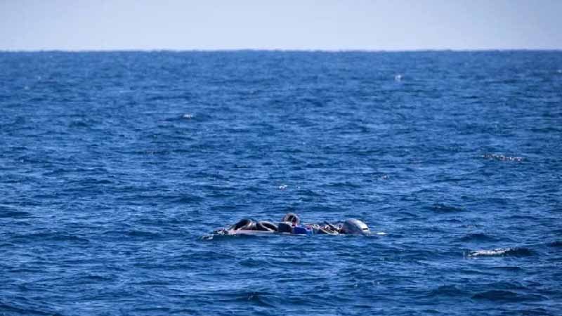 অভিবাসীবাহী নৌকা ডুবে ৫৩ নিখোঁজ ভূমধ্যসাগরের লিবিয়া উপকূলে ৬ ফেব্রুয়ারি একটি অভিবাসীবাহী নৌকা ডুবির ছবি।